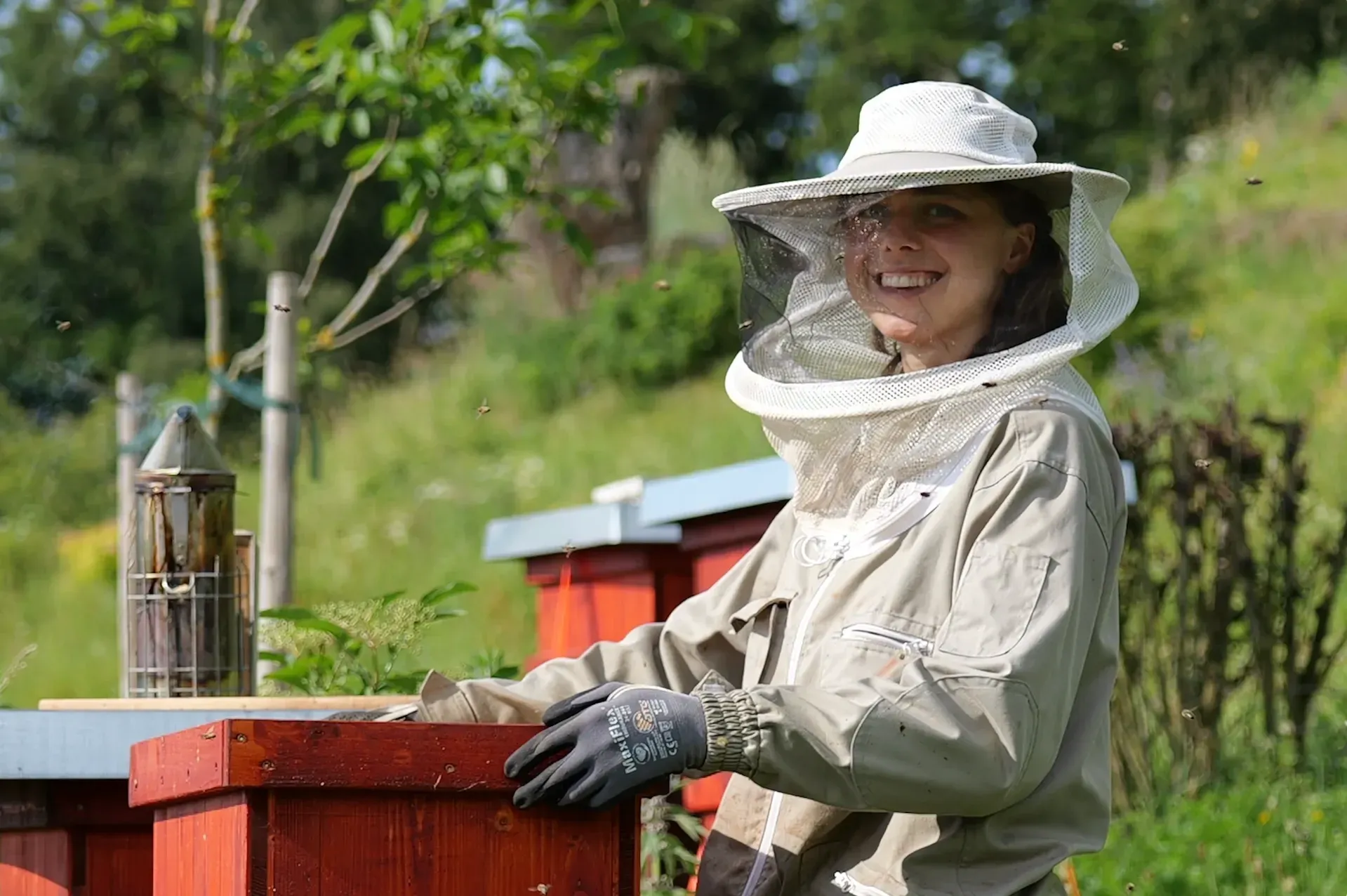 Portrait of Romi at the apiary